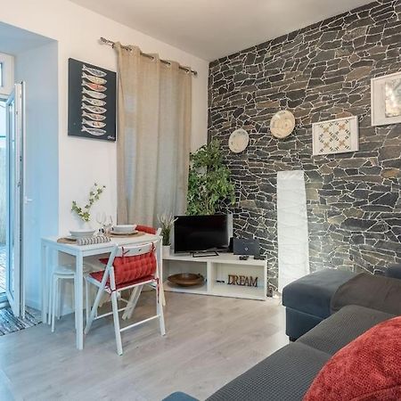 Modern Rustic Apartment In Graca Lisbon Exterior photo